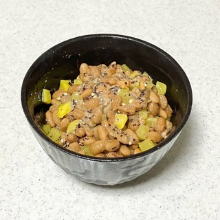 簡単☆沢庵とゆかり入り納豆がけご飯